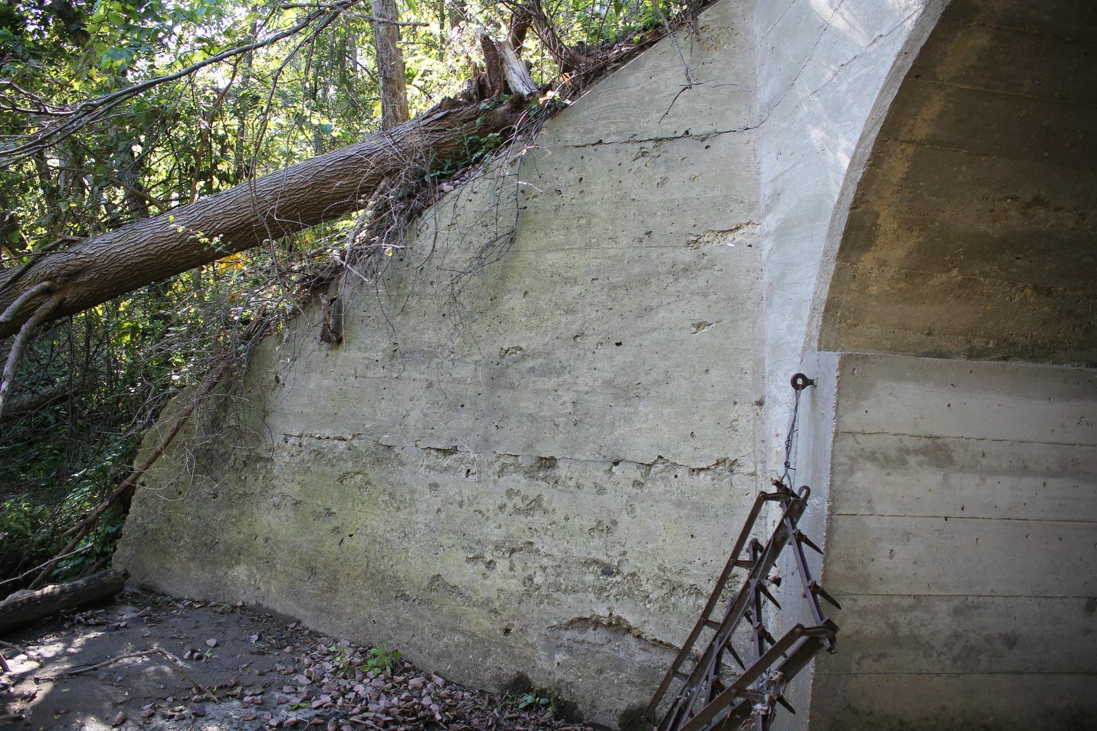 Southeast wing wall